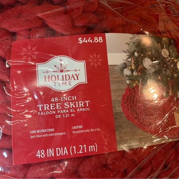 Holiday Time 48 Inch Red Chunky Knit Christmas Tree Skirt - Picture 5 of 7